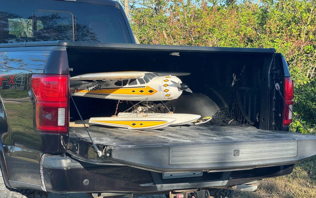 AVIATOR 40E FLOAT SET W/STRUTS & LEDS – Flex Innovations